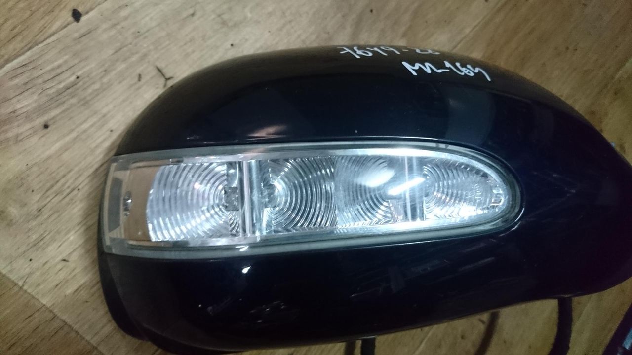 повторитель поворотов Mercedes-Benz M-Класс W164 2006, 3.5 л., M 272.967, бензин, АКПП, внедорожник 5 дв., правый руль