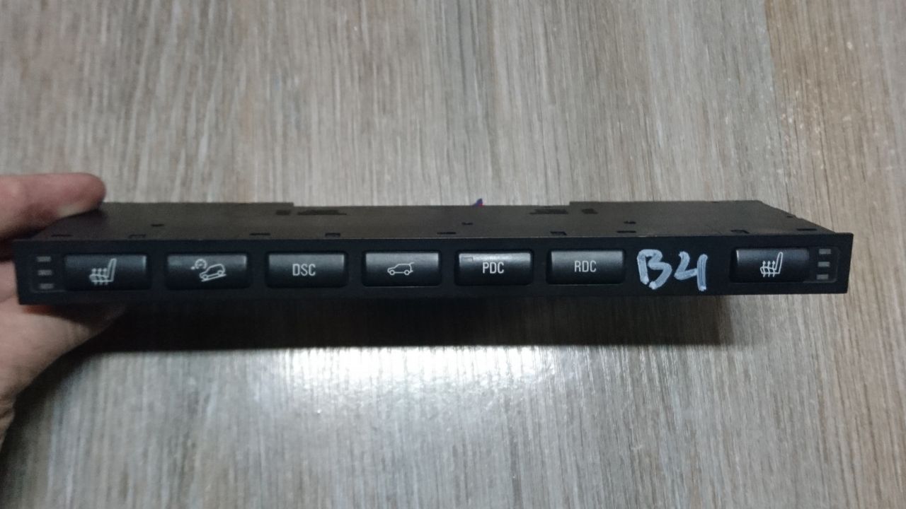 кнопка (выключатель) BMW X5 E53 2001, 4.6 л., M62 B46 (468S1), бензин, АКПП, внедорожник 5 дв., 8373740