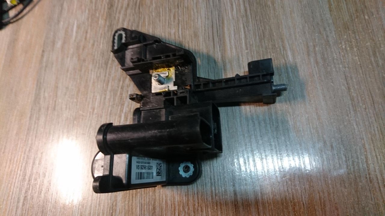 Токоограничитель BMW 3 серия F30/F31/F34 2013, 2.0 л., N47 D20 C, дизель, АКПП, хетчбэк 5 дв., правый руль, 9296152