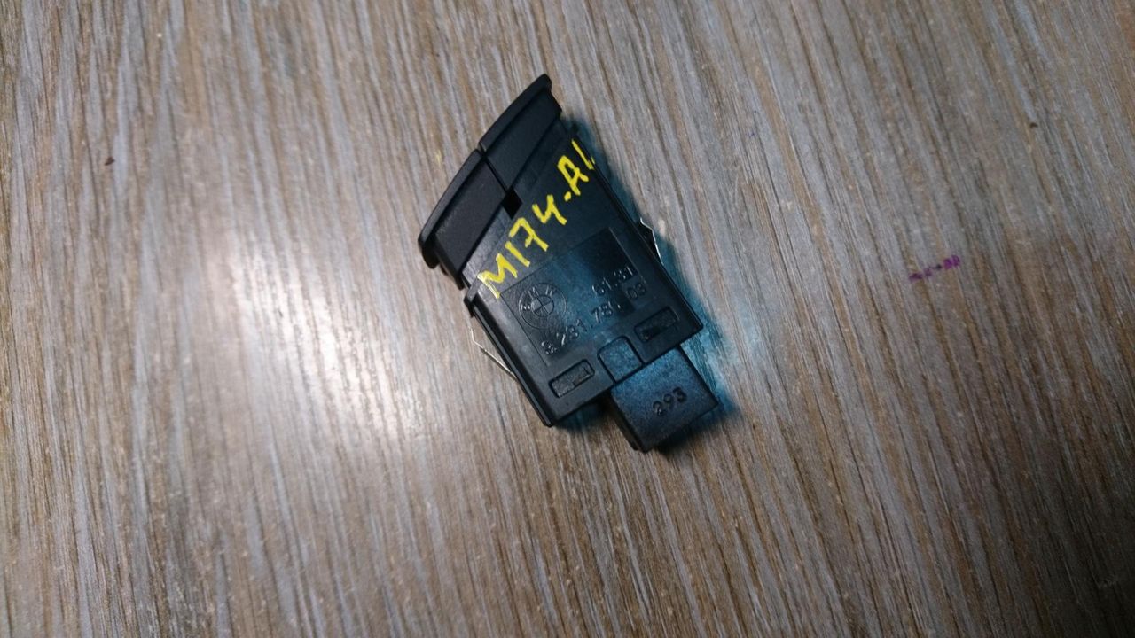 кнопка аварийной сигнализации BMW 3 серия F30/F31/F34 2013, 2.0 л., N47 D20 C, дизель, АКПП, хетчбэк 5 дв., правый руль, 6131923178603