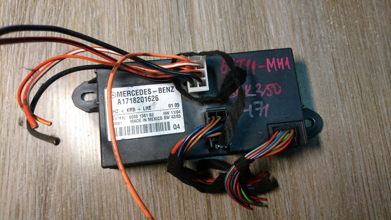 кнопка обогрева сидений Mercedes-Benz SLK-Класс R171 2006, 3.5 л., M 272.963, бензин, АКПП, серебристый, кабриолет, A1718201626