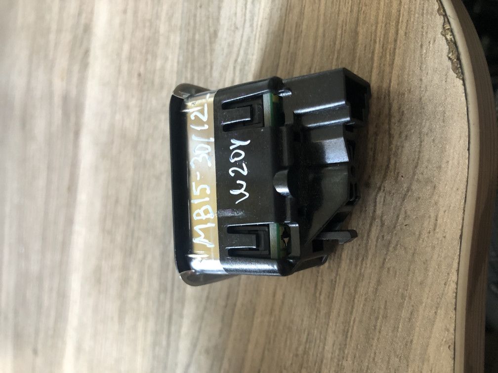 кнопка стеклоподъемника двери Mercedes-Benz C-Класс W204/S204 2008, 2.1 л., OM 646.811, дизель, АКПП, седан