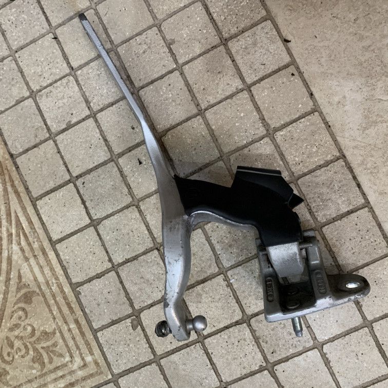 петля крышки багажника Mercedes-Benz E-Класс W211/S211 2004, 3.2 л., OM 648.961, дизель, АКПП, универсал