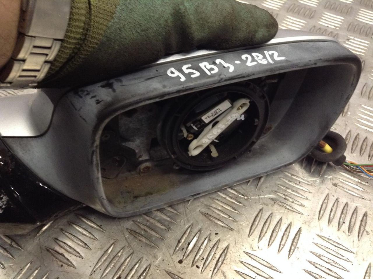 накладка на зеркало BMW 7 серия E65/E66/E67 2004, 3.0 л., M54 B30 (306S3), бензин, АКПП, седан