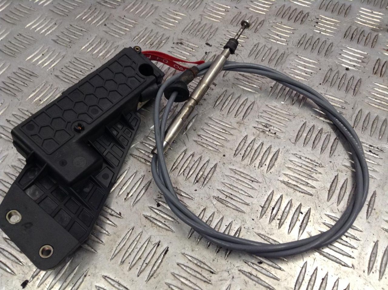 Механизм аварийной разблокировки АКПП BMW 7 серия E65/E66/E67 2004, 3.0 л., M54 B30 (306S3), бензин, АКПП, седан, 7509050