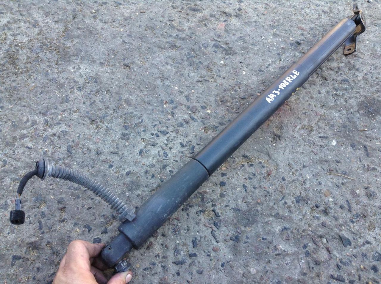 амортизатор крышки багажника (3-5 двери) BMW 5 серия F07/F10/F11 2012, 3.0 л., N55 B30 A, бензин, АКПП, хетчбэк 5 дв.