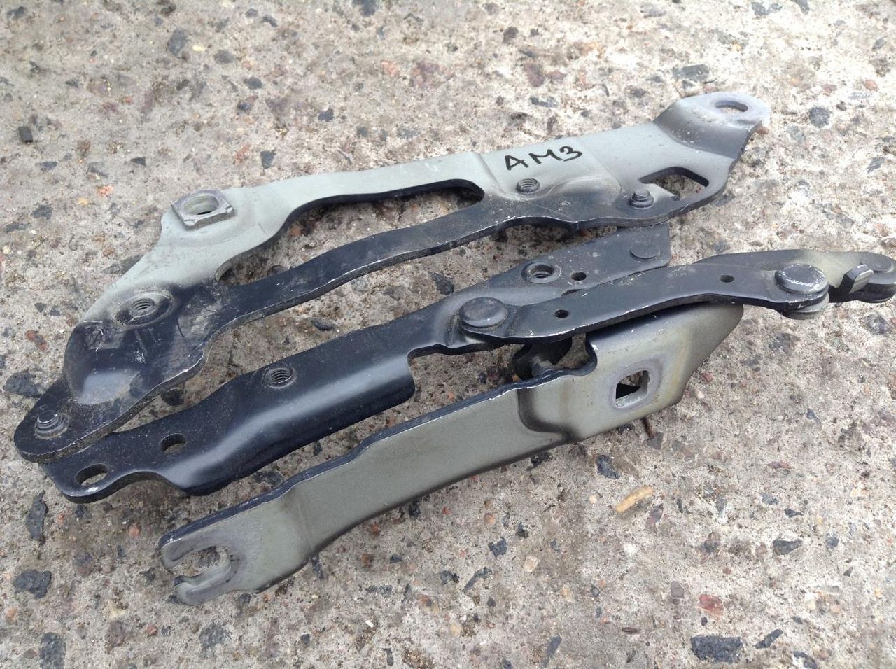 петля капота правая BMW 5 серия F07/F10/F11 2012, 3.0 л., N55 B30 A, бензин, АКПП, хетчбэк 5 дв.