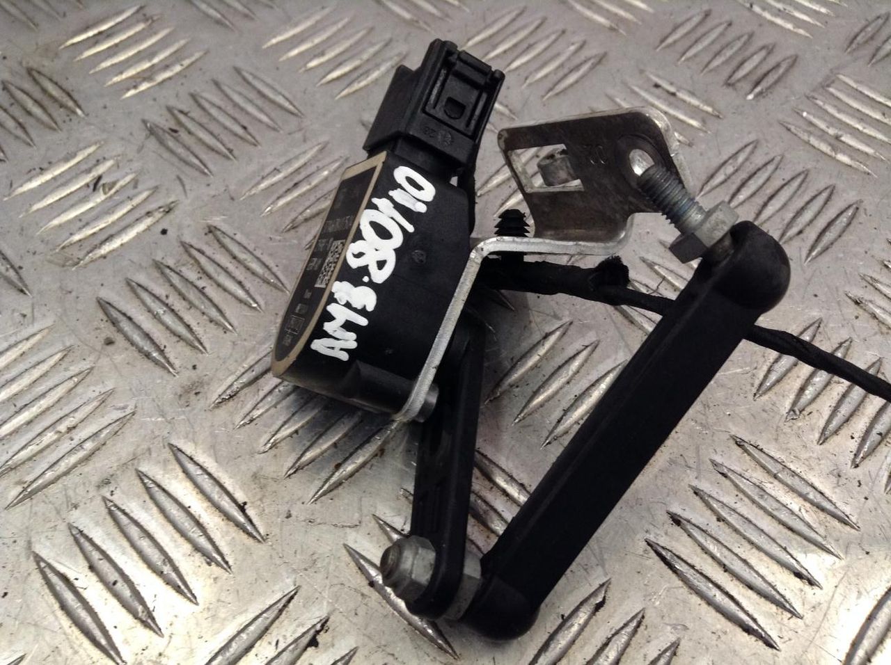 датчик дорожного просвета BMW 5 серия F07/F10/F11 2012, 3.0 л., N55 B30 A, бензин, АКПП, хетчбэк 5 дв., 6784075, 37146784075