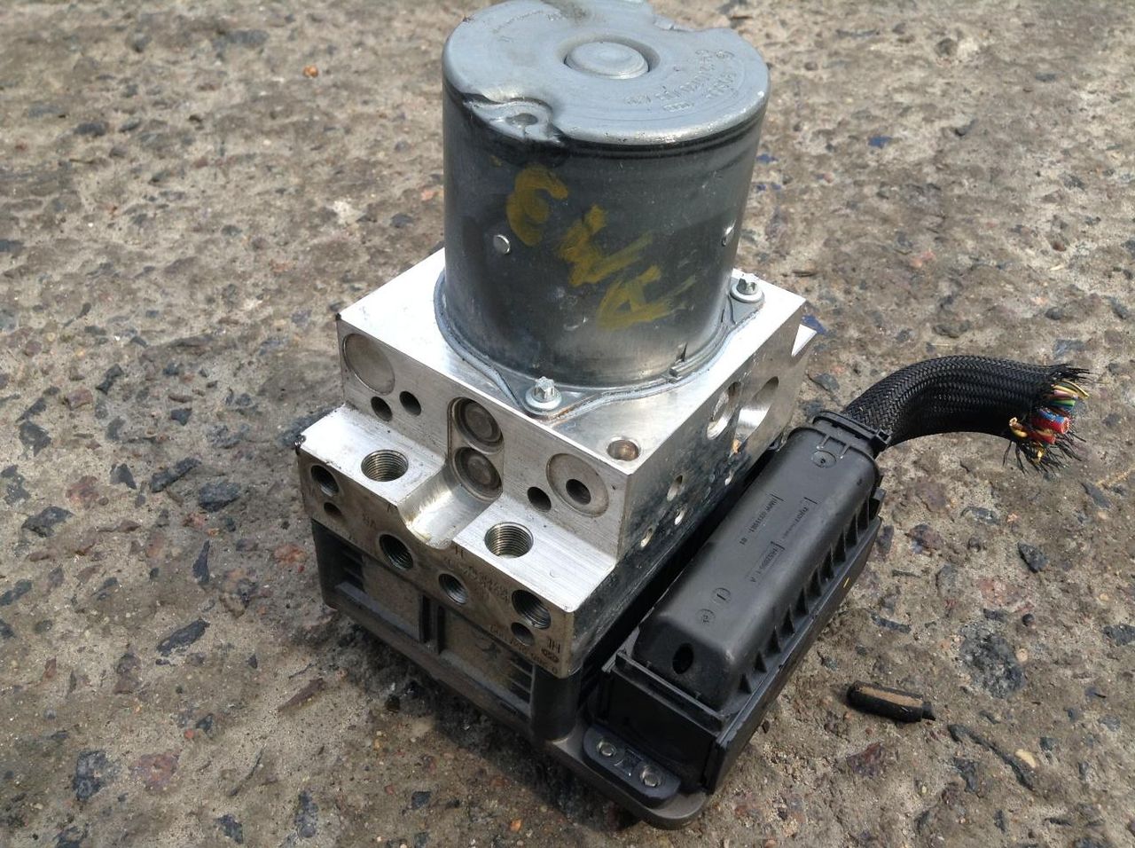 блок ABS BMW 5 серия F07/F10/F11 2012, 3.0 л., N55 B30 A, бензин, АКПП, хетчбэк 5 дв., 6850068