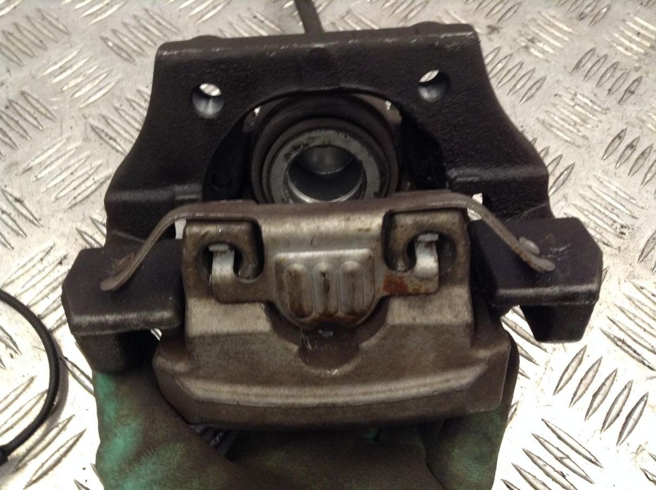 суппорт задний правый BMW X5 E70 2007, 3.0 л., N52 B30 A, бензин, АКПП, внедорожник 5 дв.