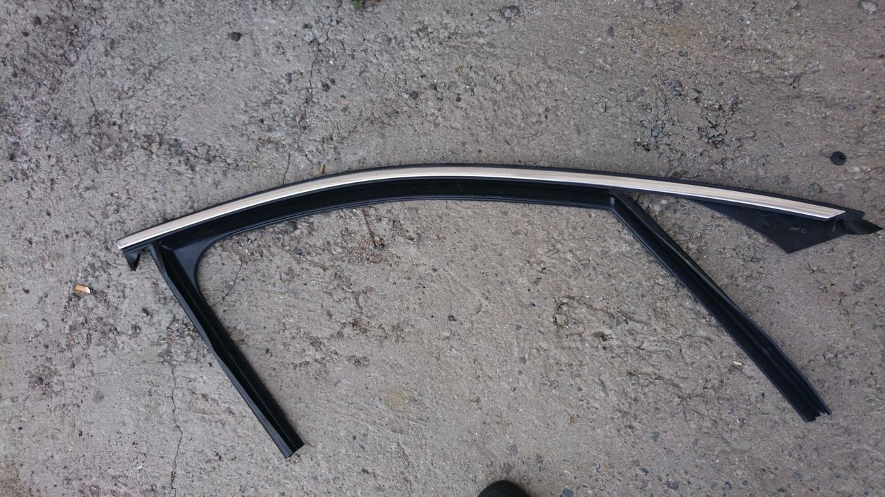 наружная декоративная накладка двери Mercedes-Benz C-Класс W205/S205/C205 2015, 2.0 л., M 274.920, бензин, АКПП, седан, правый руль
