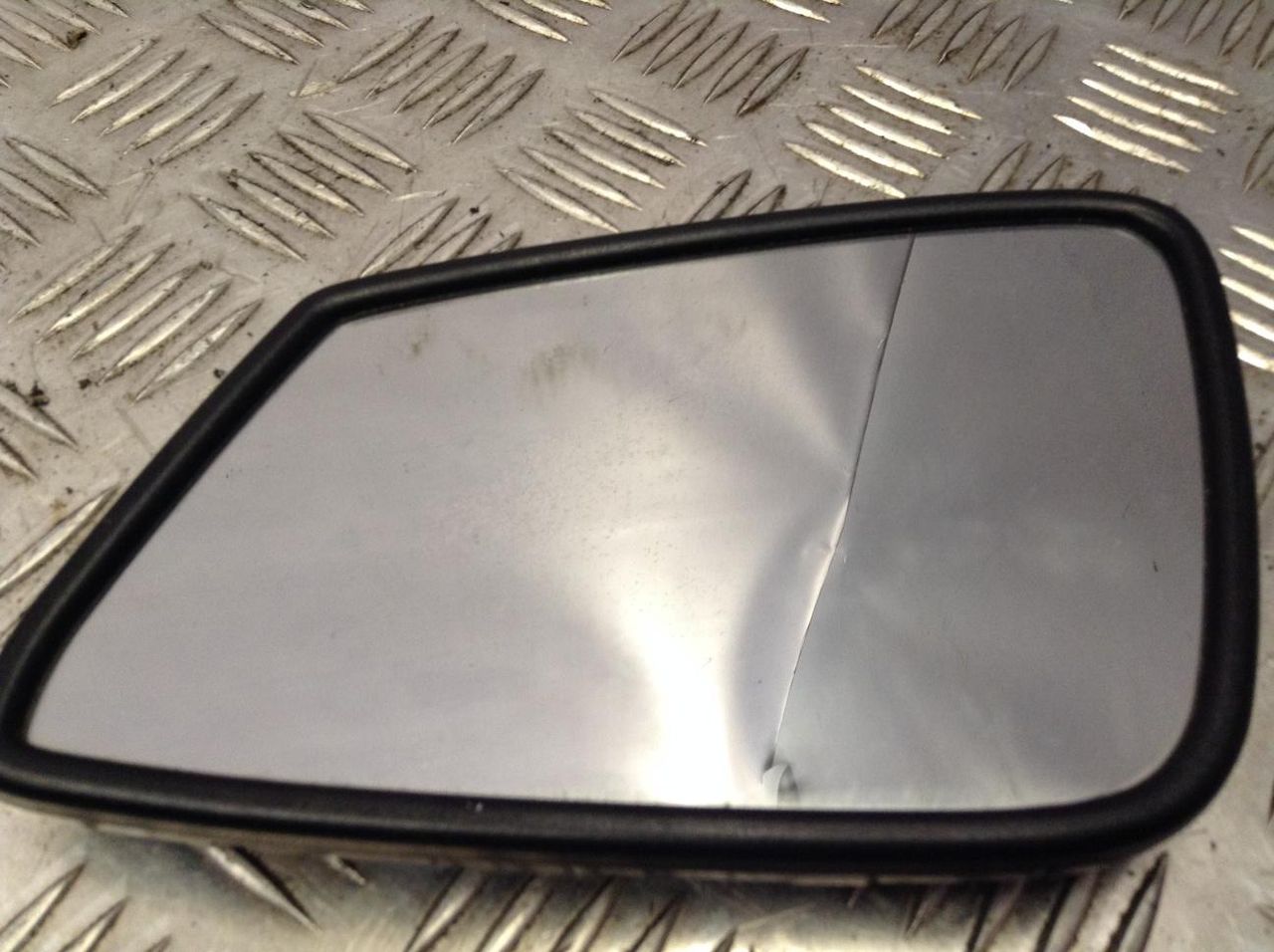 стекло зеркала наружного левого BMW 3 серия F30/F31/F34 2013, 2.0 л., N20 B20 A, бензин, АКПП, седан