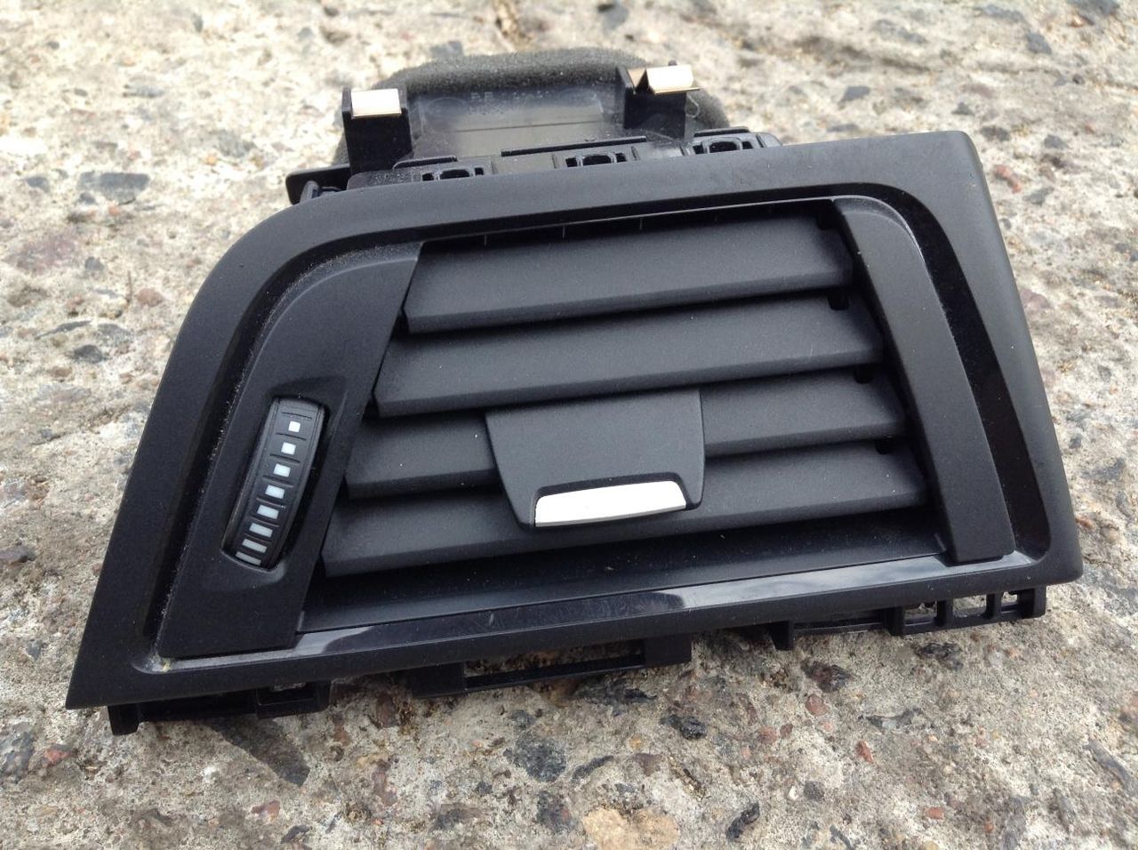 дефлектор обдува салона BMW 3 серия F30/F31/F34 2013, 2.0 л., N20 B20 A, бензин, АКПП, седан, 9218550