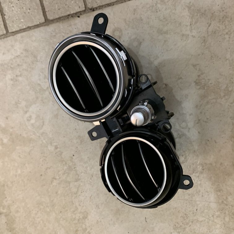 дефлектор обдува салона Mercedes-Benz E-Класс W213/S213/C238/A238 2016, 2.0 л., OM 654.920, дизель, АКПП, белый, седан, правый руль, A2138307700, 2138307700