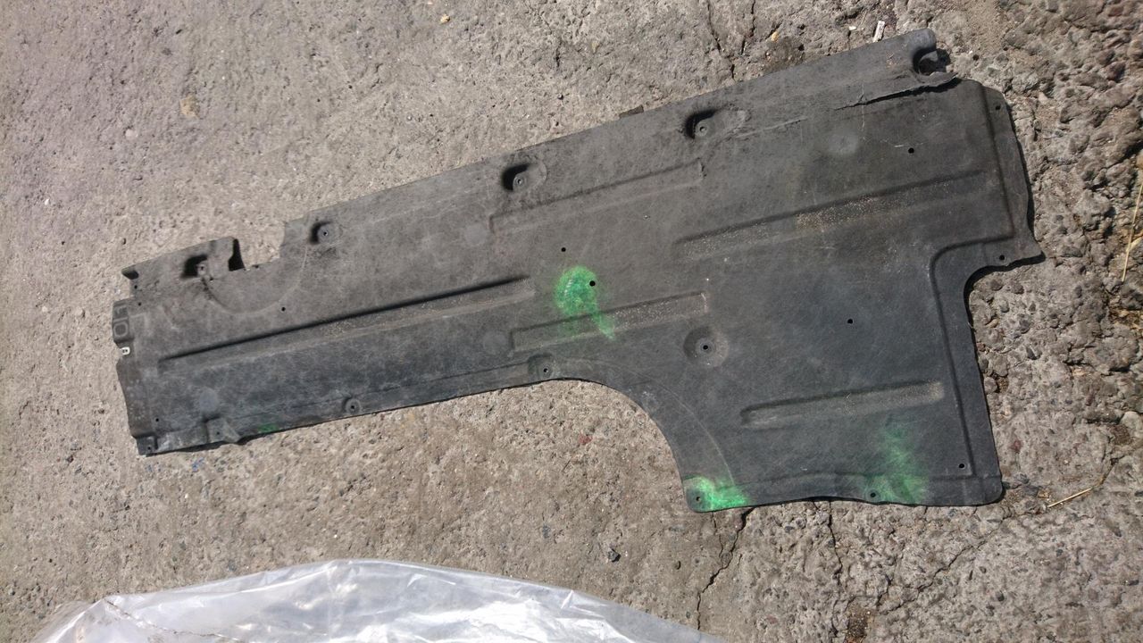защита днища BMW 5 серия F07/F10/F11 2012, 2.0 л., N47 D20 C, дизель, АКПП, седан, правый руль, 51757207267