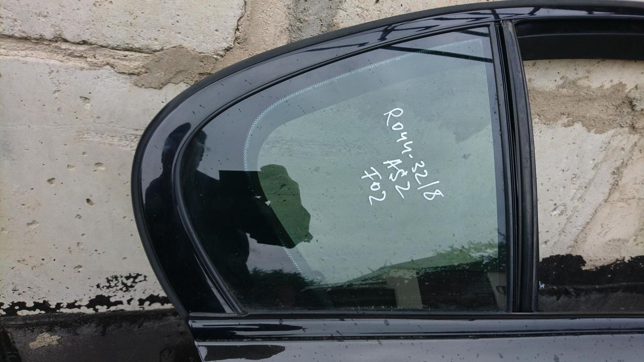стекло двери задней правой BMW 7 серия F01/F02 2010, 4.4 л., N63 B44 A, бензин, АКПП, седан