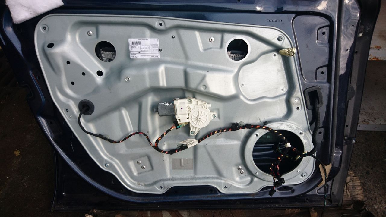 стеклоподъемник передний левый Mercedes-Benz M-Класс W164 2006, 3.5 л., M 272.967, бензин, АКПП, внедорожник 5 дв., правый руль