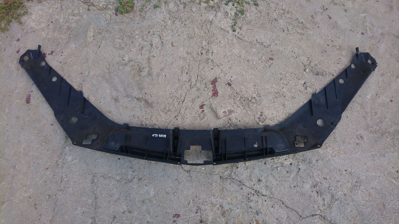 накладка (воздуховод) на телевизор Mercedes-Benz GL-Класс X166 2013, 3.0 л., OM 642.826, дизель, АКПП, коричневый, внедорожник 5 дв., A1668842922