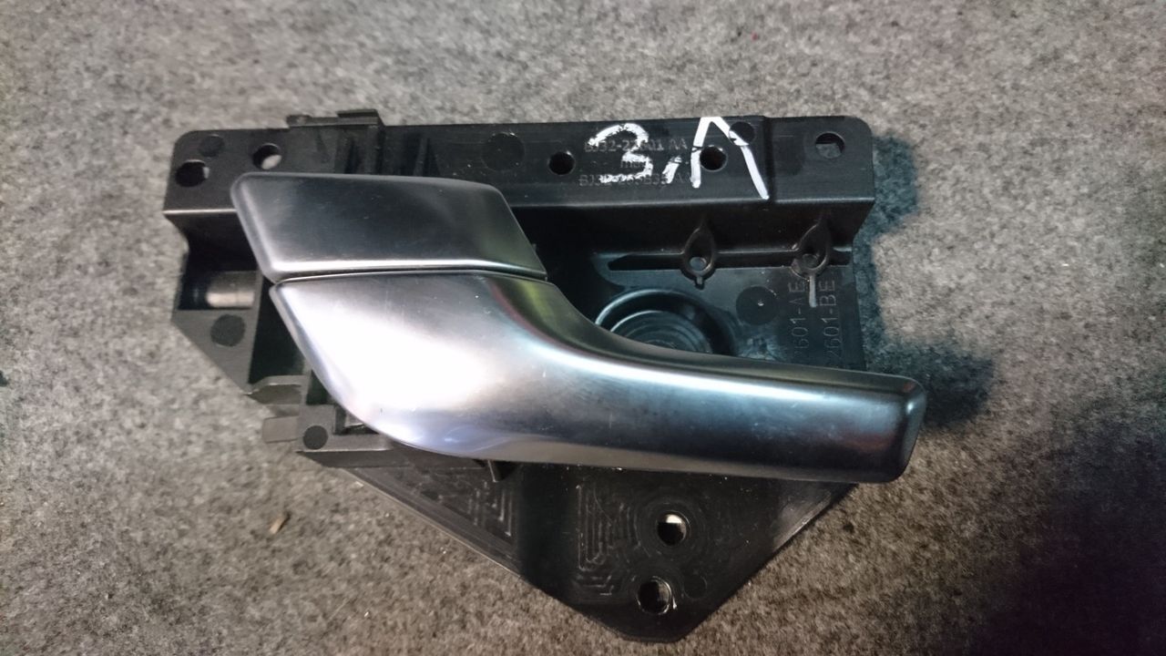 ручка внутренняя задняя левая Land Rover Range Rover 3 поколение [2-й рестайлинг] 2012, 4.4 л., 448DT, дизель, АКПП, внедорожник 5 дв., 8X23-22601-AE, 8X23-22601-BE