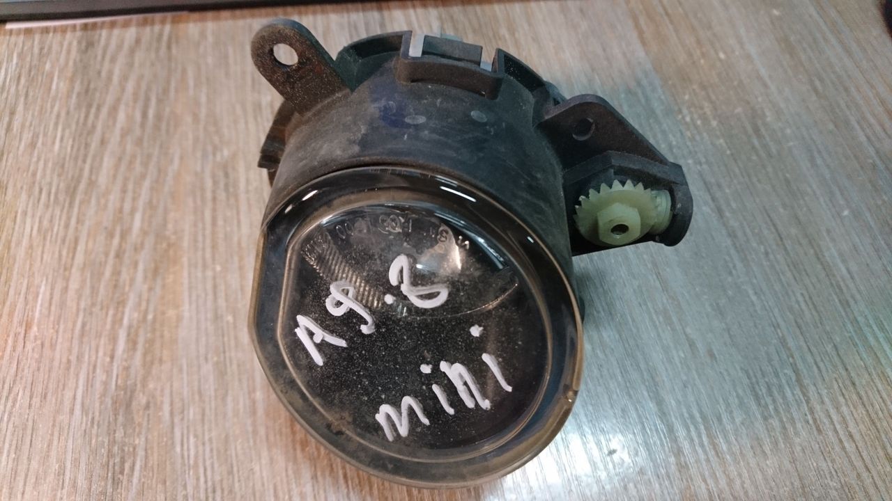 фара противотуманная правая Mini Cooper 1 поколение 2001, 1.6 л., W10 B16 A, бензин, АКПП, красный, хетчбэк 5 дв., 6911722