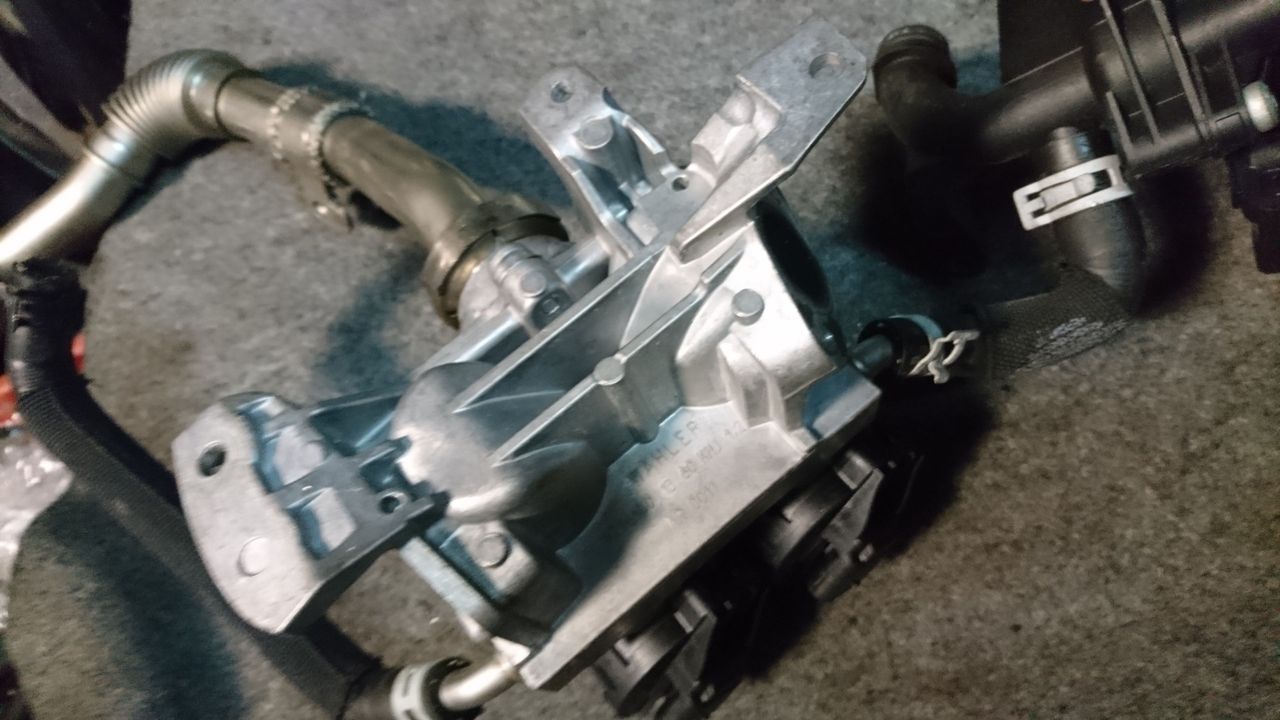 охладитель EGR / Радиатор EGR Mercedes-Benz M-Класс W166 2011, 3.5 л., M 276.955, бензин, АКПП, внедорожник 5 дв., A2761401360