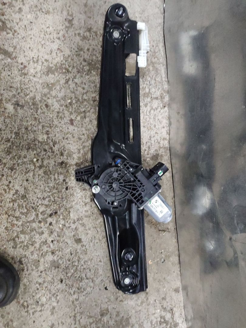стеклоподъемник задний правый BMW X3 F25 2013, 2.0 л., N20 B20 A, бензин, АКПП, внедорожник 5 дв., 7258536