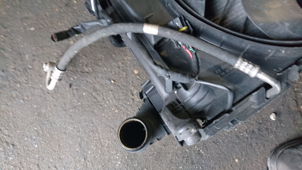 трубка кондиционера Mercedes-Benz C-Класс W204/S204 2008, 2.1 л., OM 646.811, дизель, МКПП, серебро, седан, A2048300615