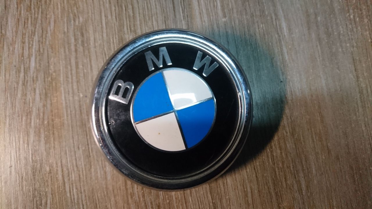 эмблема BMW X3 F25 2013, 2.0 л., N47 D20 C, дизель, АКПП, черный, внедорожник 5 дв., 7218565