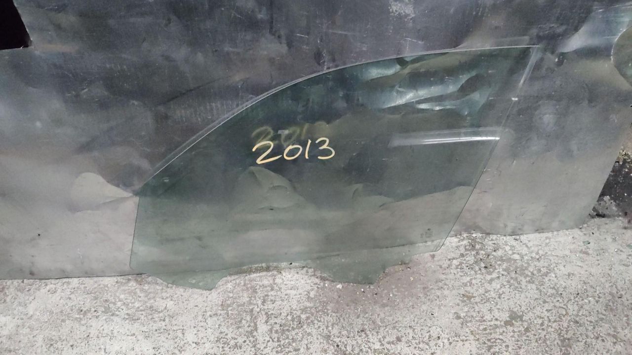 стекло двери передней левой BMW X3 F25 2013, 2.0 л., N20 B20 A, бензин, АКПП, внедорожник 5 дв.