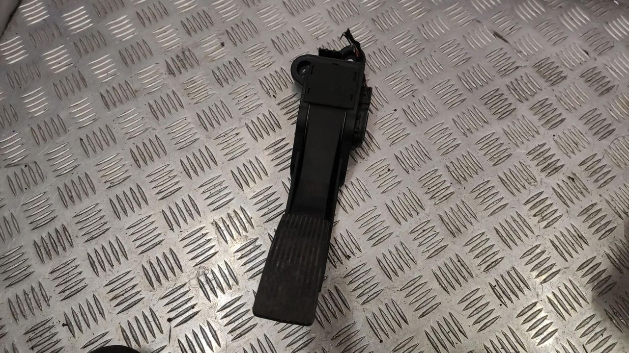 педаль Mercedes-Benz M-Класс W164 2007, 3.0 л., OM 642.940, дизель, 1643000004