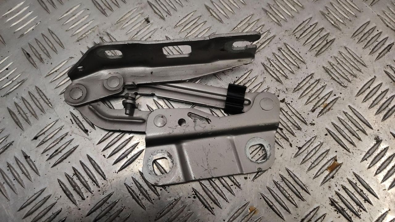 петля капота левая Mercedes-Benz M-Класс W164 2007, 3.0 л., OM 642.940, дизель, 2518800128
