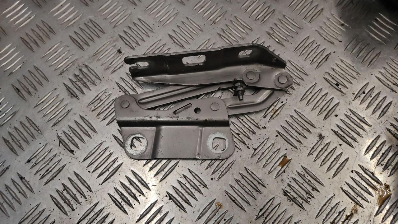 петля капота правая Mercedes-Benz M-Класс W164 2007, 3.0 л., OM 642.940, дизель, 2518800223