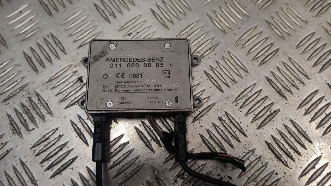 усилитель антенны Mercedes-Benz M-Класс W164 2007, 3.0 л., OM 642.940, дизель, 2118200885