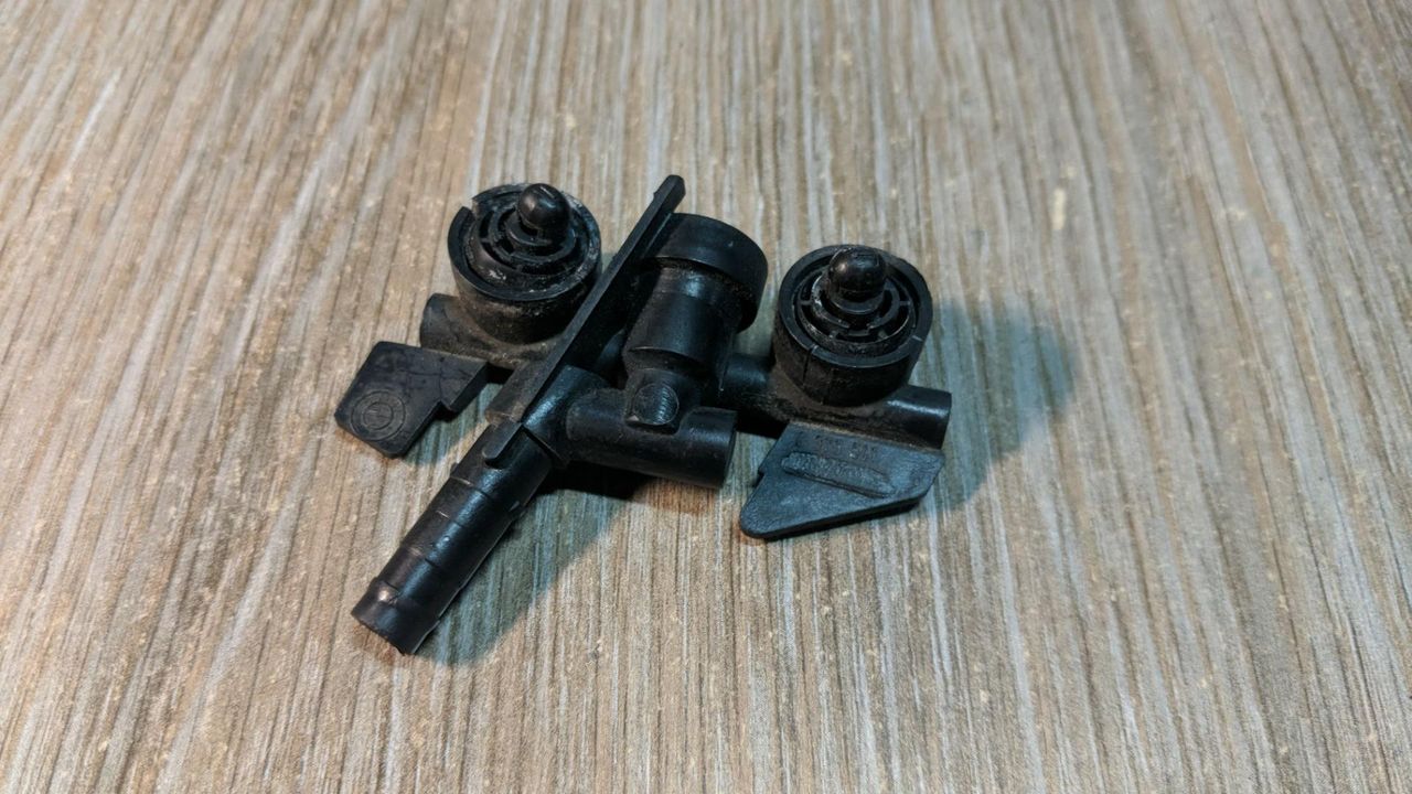 форсунка омывателя фары левая BMW 3 серия E46 2002, 3.0 л., M54 B30 (306S3), бензин, АКПП, купе, 8375541