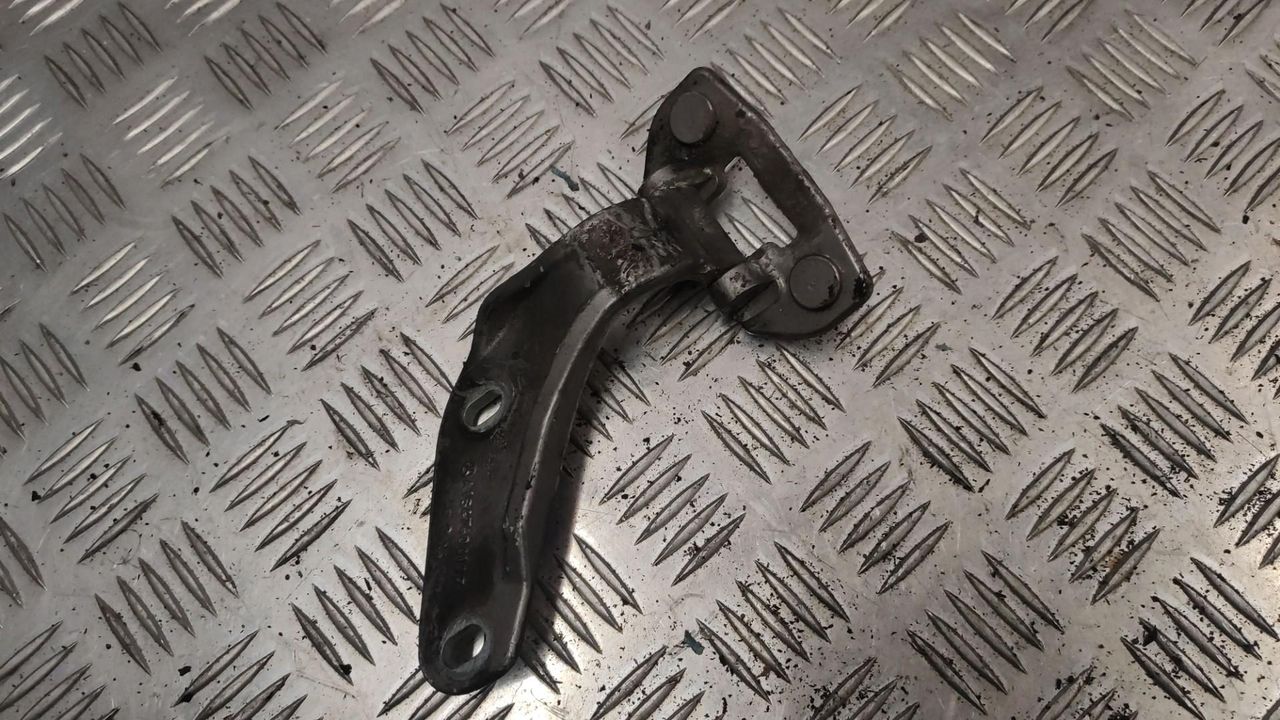 петля крышки багажника Mercedes-Benz M-Класс W164 2007, 3.0 л., OM 642.940, дизель