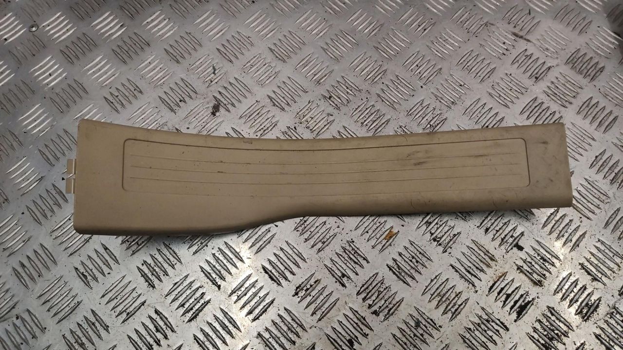 накладка на порог внутренняя Mercedes-Benz M-Класс W164 2007, 3.0 л., OM 642.940, дизель, 1646801135