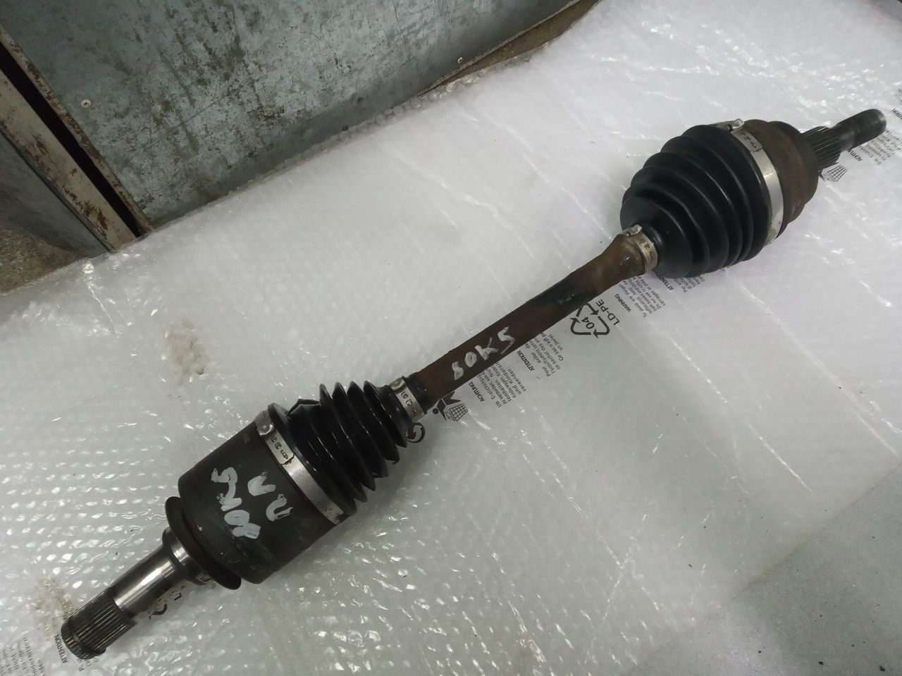 полуось передняя левая (приводной вал, ШРУС) Mercedes-Benz M-Класс W164 2007, 3.0 л., OM 642.940, дизель
