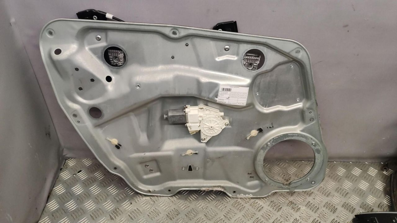 стеклоподъемник передний левый Mercedes-Benz M-Класс W164 2007, 3.0 л., OM 642.940, дизель, 1647601734