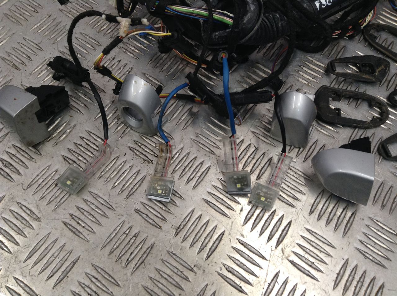 комплект подсветки ручек BMW 3 серия F30/F31/F34 2013, 2.0 л., N20 B20 A, бензин, АКПП, седан