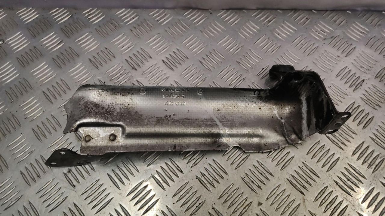 защита (экран) выпускного коллектора Mercedes-Benz M-Класс W164 2007, 3.0 л., OM 642.940, дизель, 6420901241