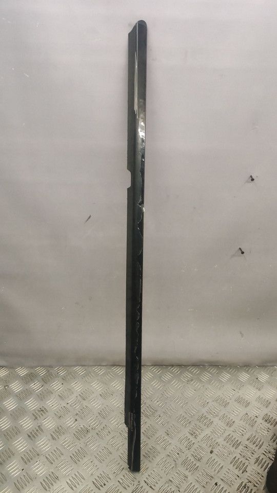 молдинг двери задней левой Mercedes-Benz M-Класс W164 2007, 3.0 л., OM 642.940, дизель
