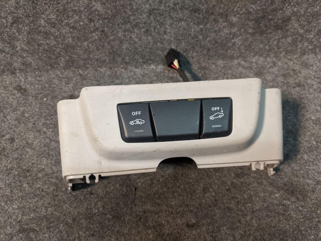 кнопка (выключатель) Mercedes-Benz M-Класс W166 2015, 3.0 л., OM 642.826, дизель, АКПП, cthsq, внедорожник 5 дв., A1728208710, 1728208710