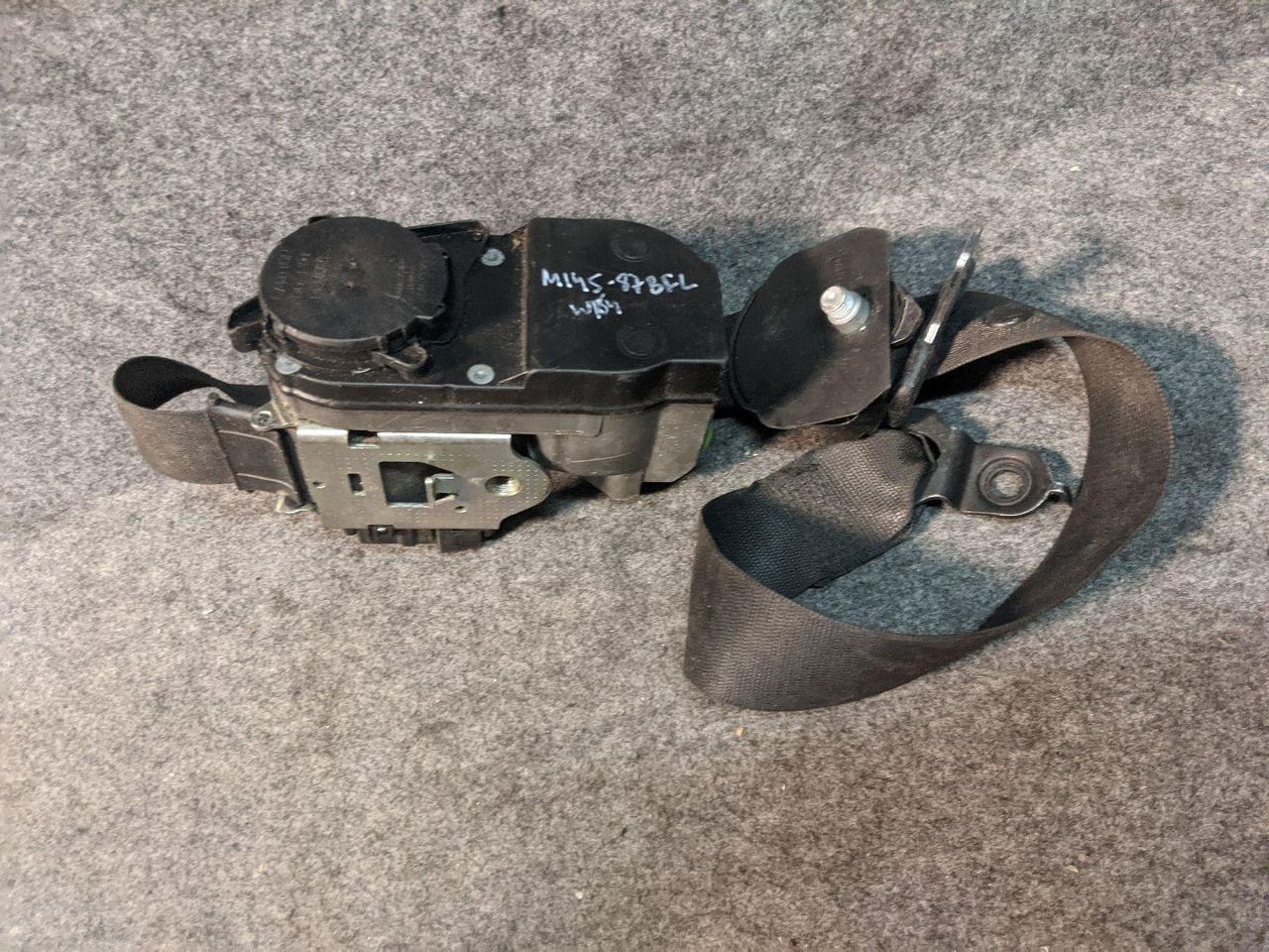 ремень безопасности Mercedes-Benz GL-Класс X164 2007, 3.0 л., OM 642.940, дизель, АКПП, серебристый, внедорожник 5 дв., 2518603185, A2518603185