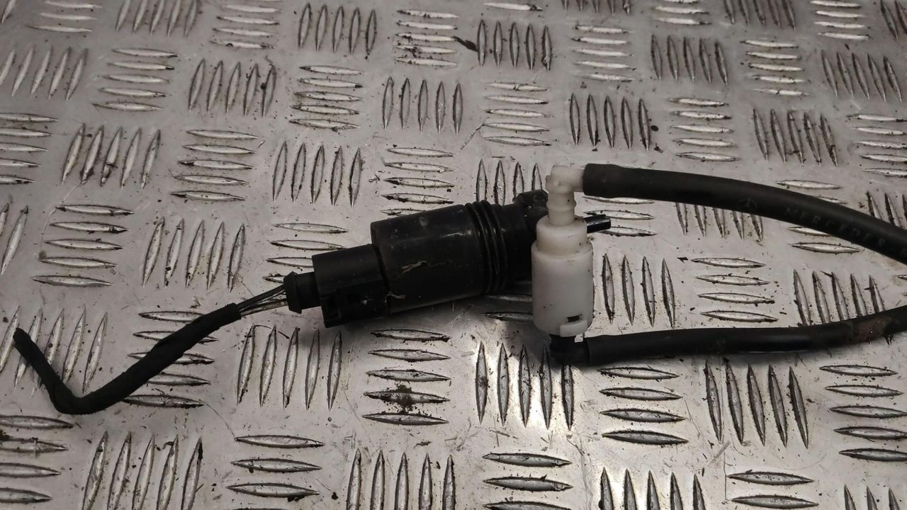 насос (моторчик) омывателя стекла Mercedes-Benz M-Класс W164 2007, 3.0 л., OM 642.940, дизель