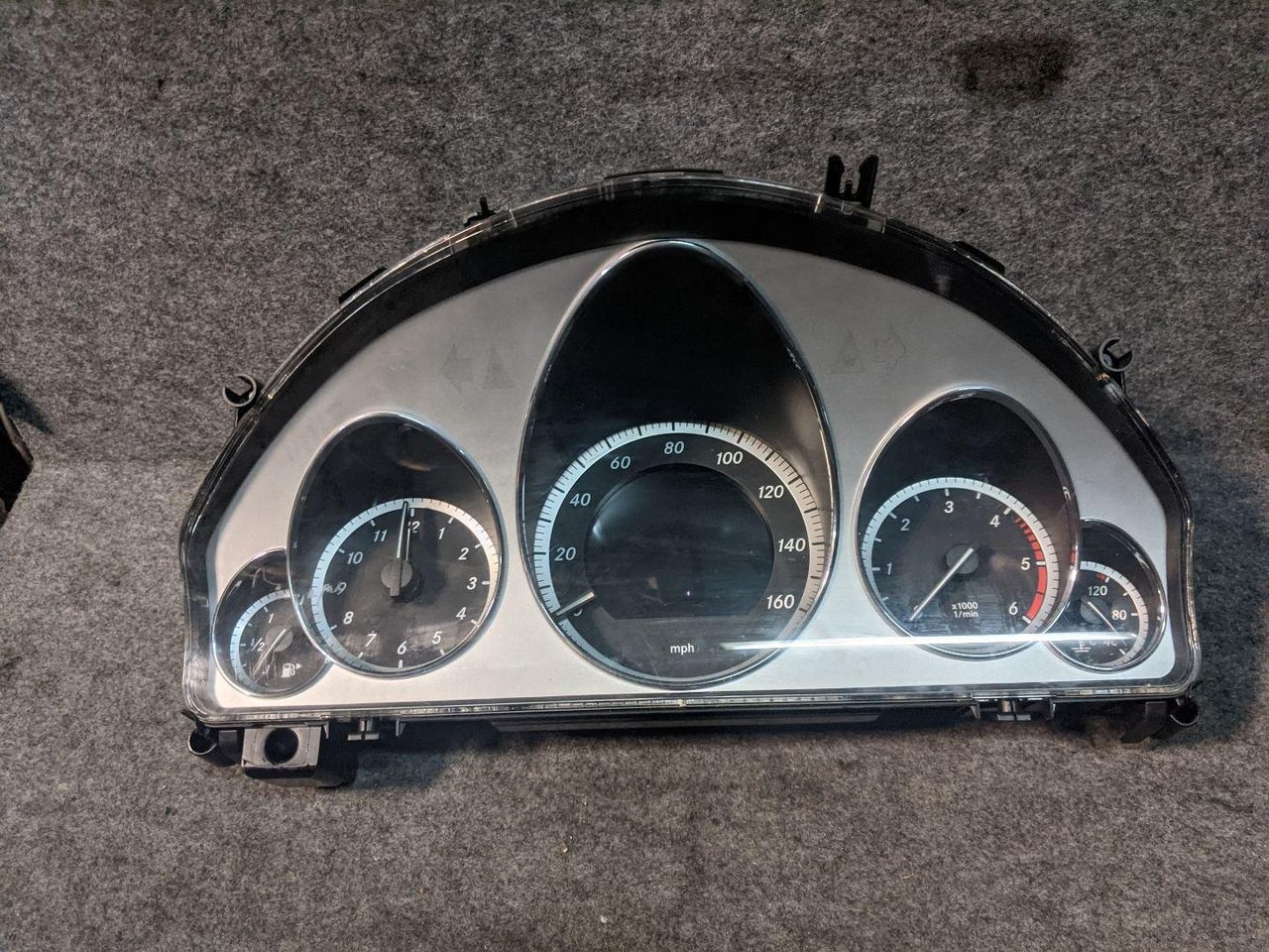 щиток приборов (приборная панель) Mercedes-Benz E-Класс W212/S212/C207/A207 2010, 2.1 л., OM 651.924, дизель, АКПП, серебристый, седан, A2129006003, 2129006003, A2C53368991