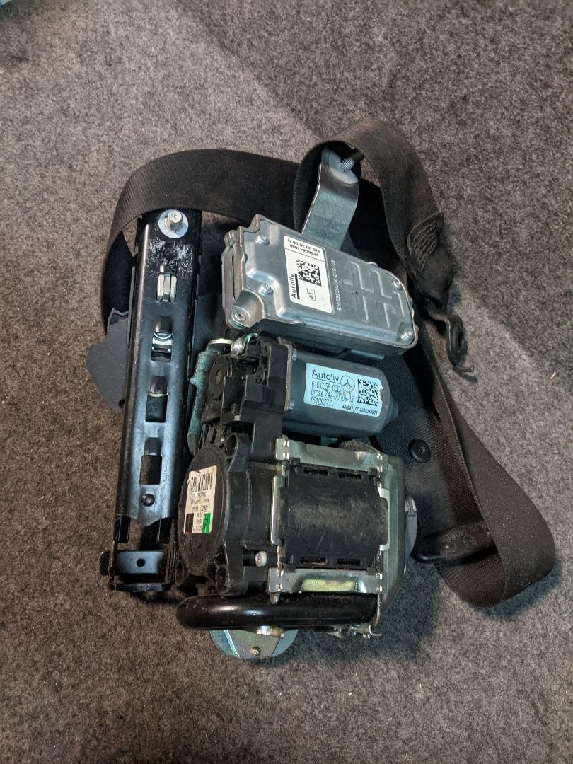 ремень безопасности Mercedes-Benz E-Класс W212/S212/C207/A207 2010, 2.1 л., OM 651.924, дизель, АКПП, серебристый, седан, A2128606685, 2128606685
