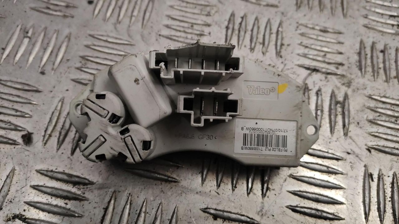 сопротивление печки BMW 3 серия E90/E91/E92/E93 2007, 3.0 л., N53 B30 A, бензин, МКПП, мокрый асфальт, седан