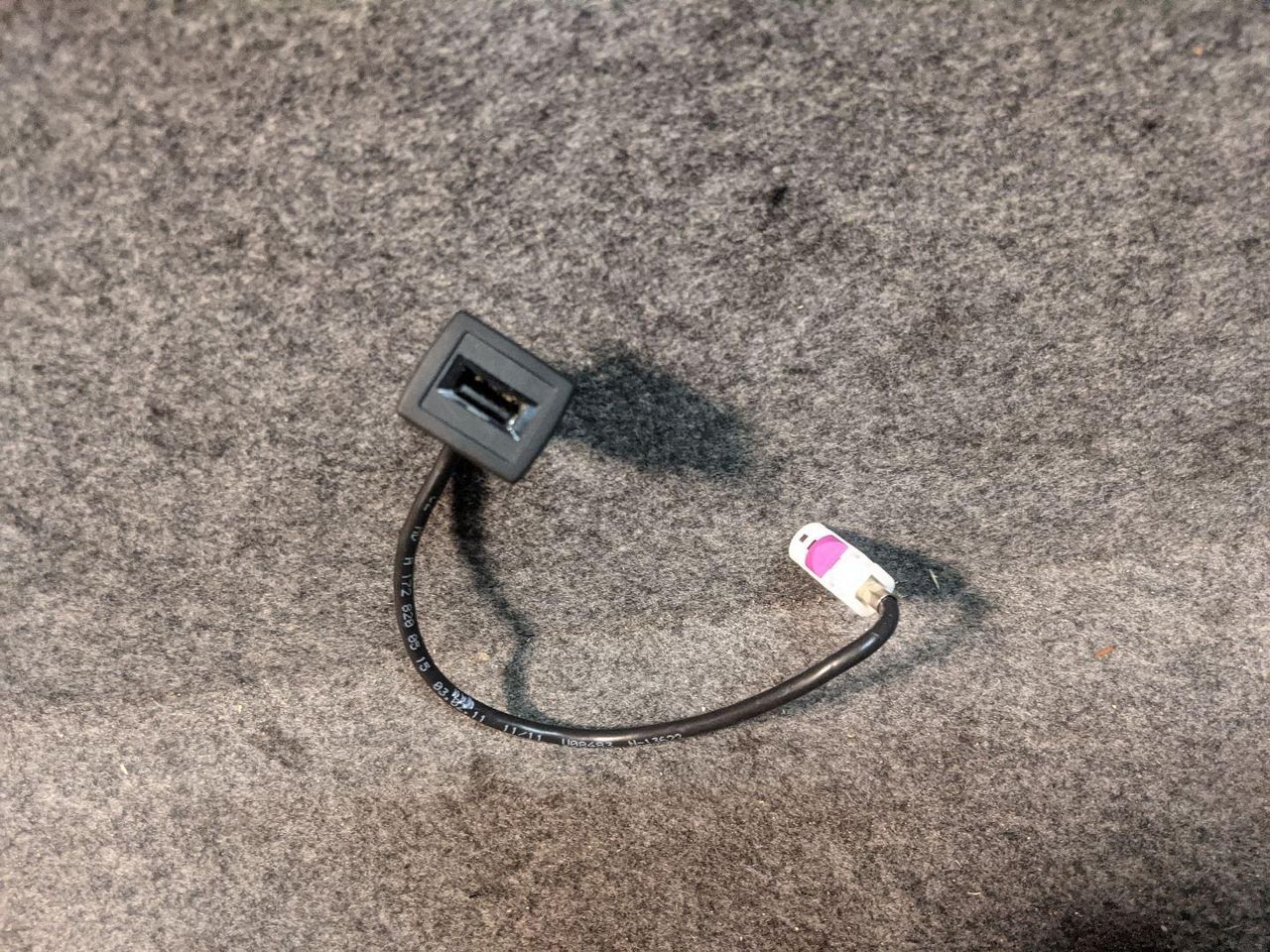 разъем AUX / USB Mercedes-Benz C-Класс W204/S204/C204 [рестайлинг] 2011, 2.1 л., OM 651.913, дизель, АКПП, универсал, A1728200515, 1728200515