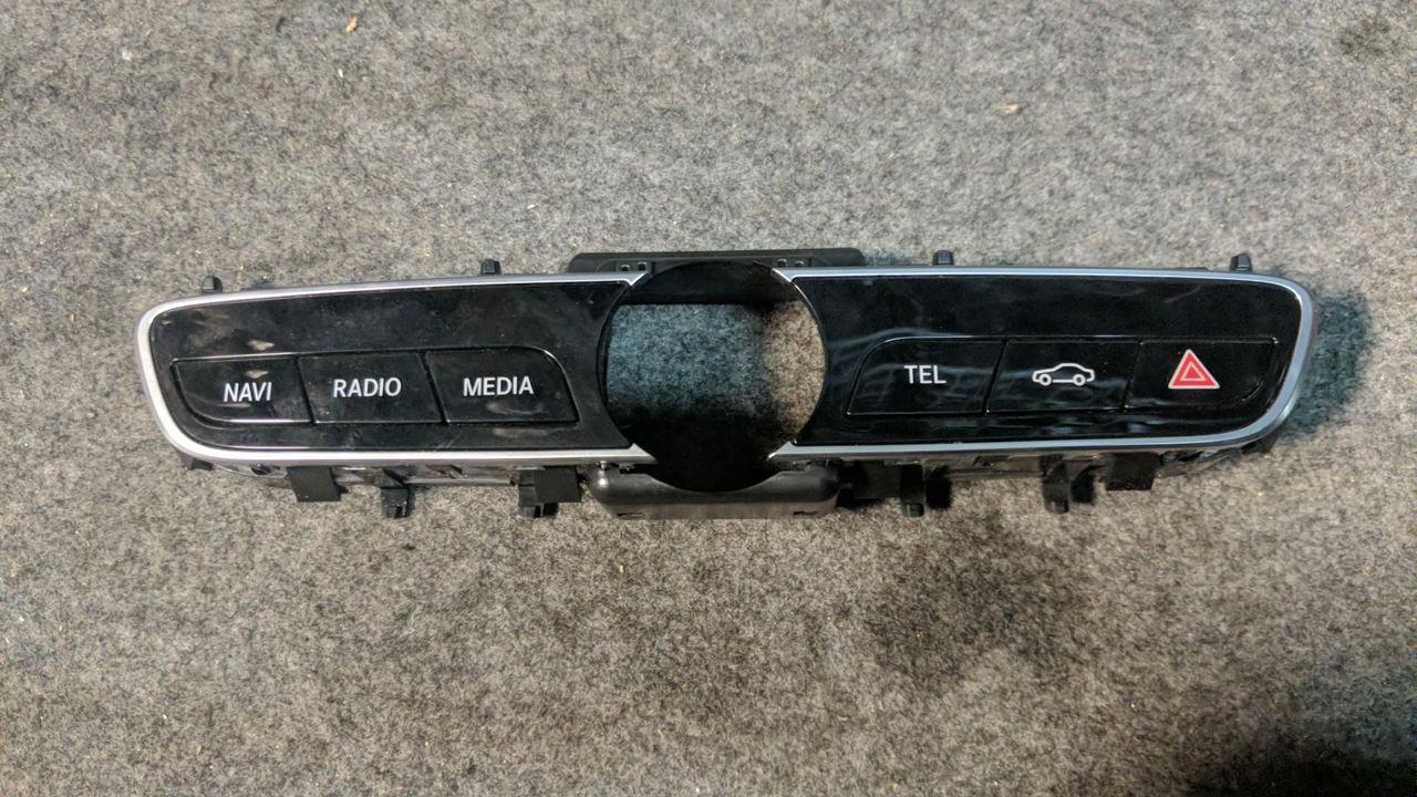 кнопка (выключатель) Mercedes-Benz E-Класс W213/S213/C238/A238 2016, 2.0 л., OM 654.920, дизель, АКПП, белый, седан, правый руль, A2139054603, 2139054603