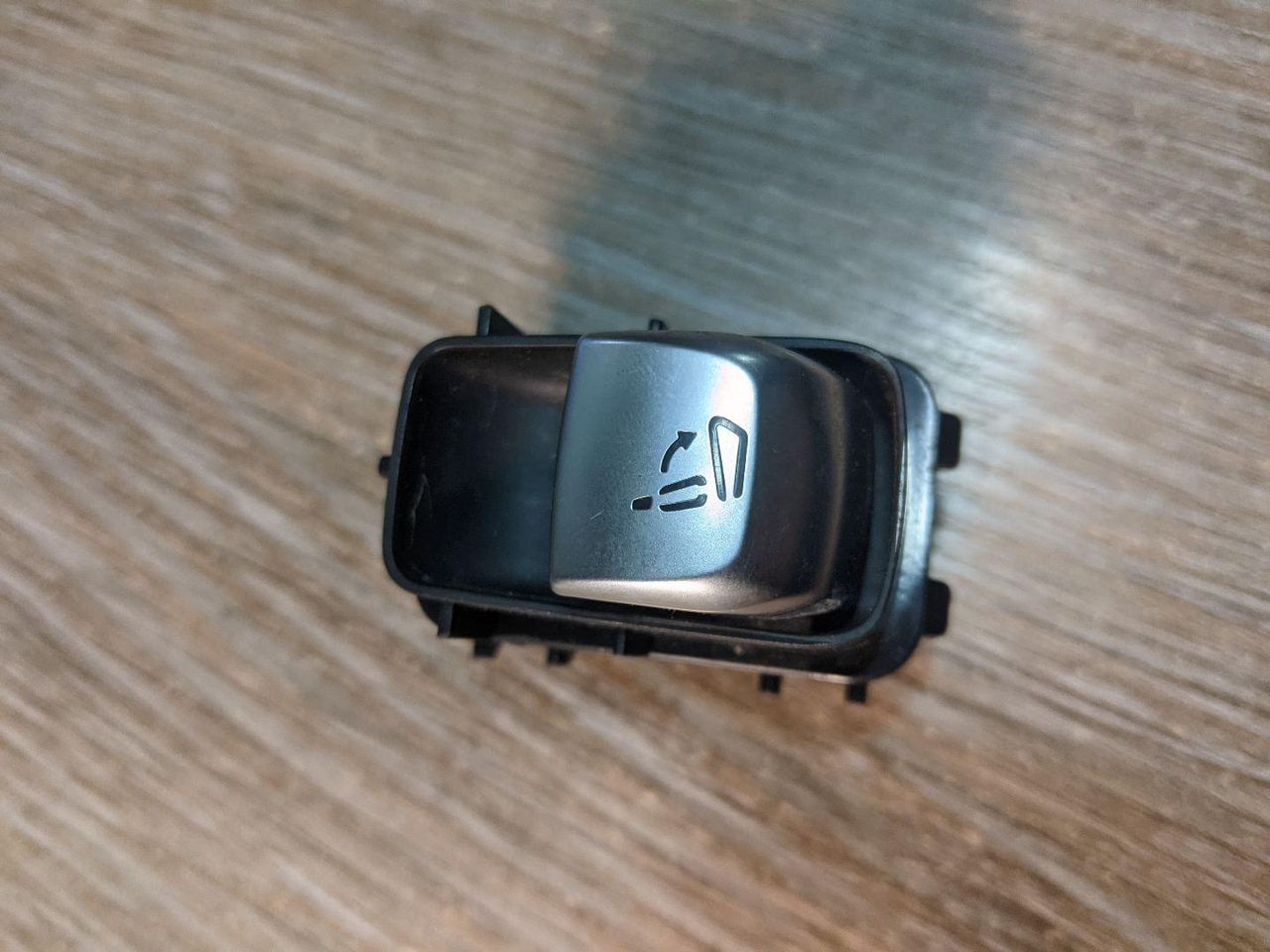 кнопка (выключатель) Mercedes-Benz C-Класс W205/S205/C205 2015, 2.1 л., OM 651.921, дизель, АКПП, универсал, A2059058404, 2059058404